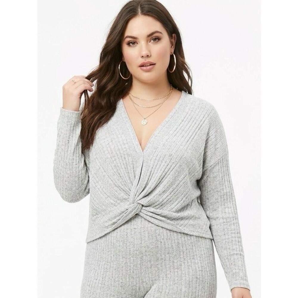 FOREVER 21 | Light Gray Knit Twist Front Faux Wrap Top Women’s Plus Size 1X